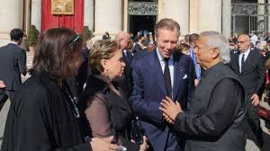 Yunus attends Pope’s funeral